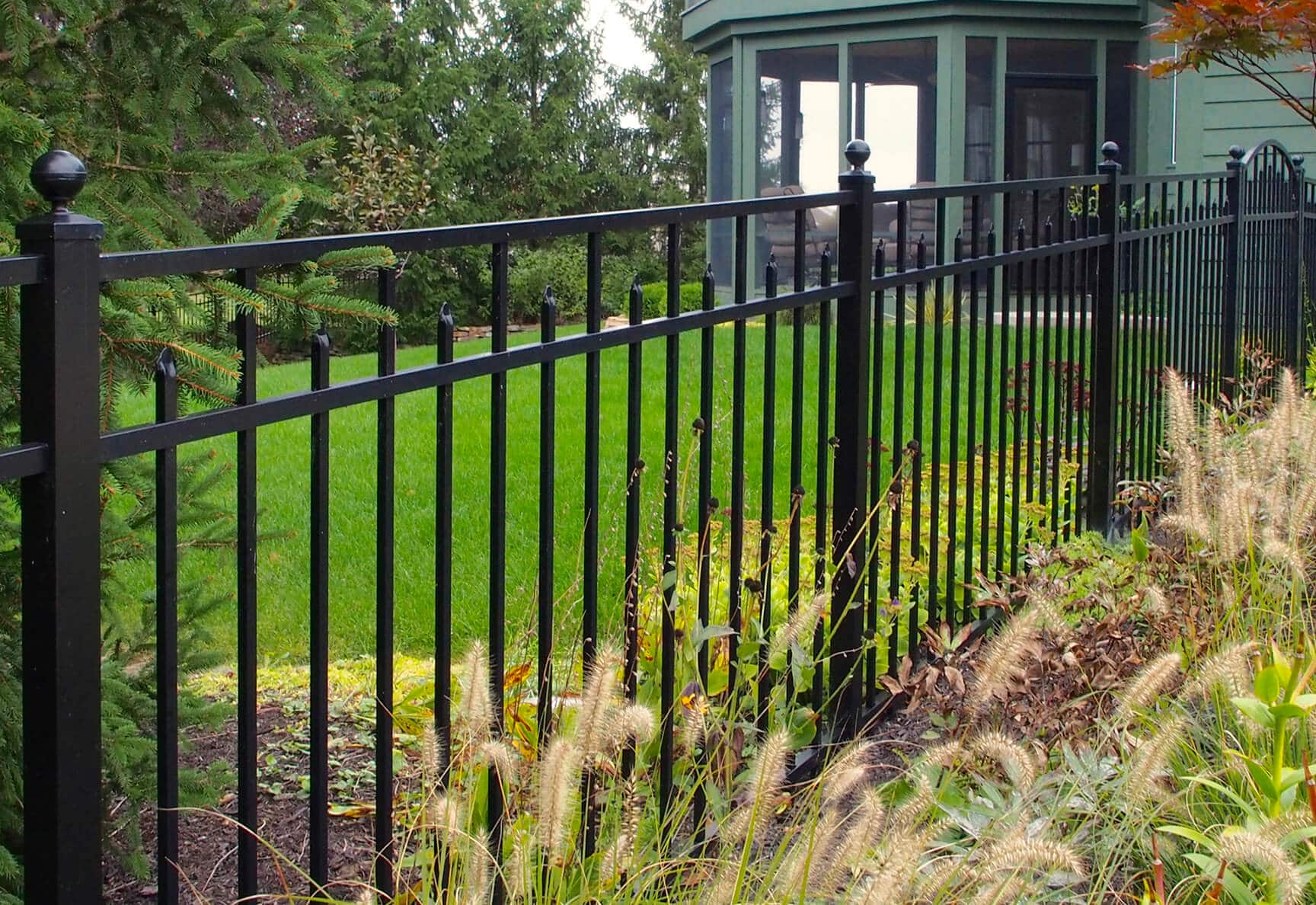 aluminum fence installation