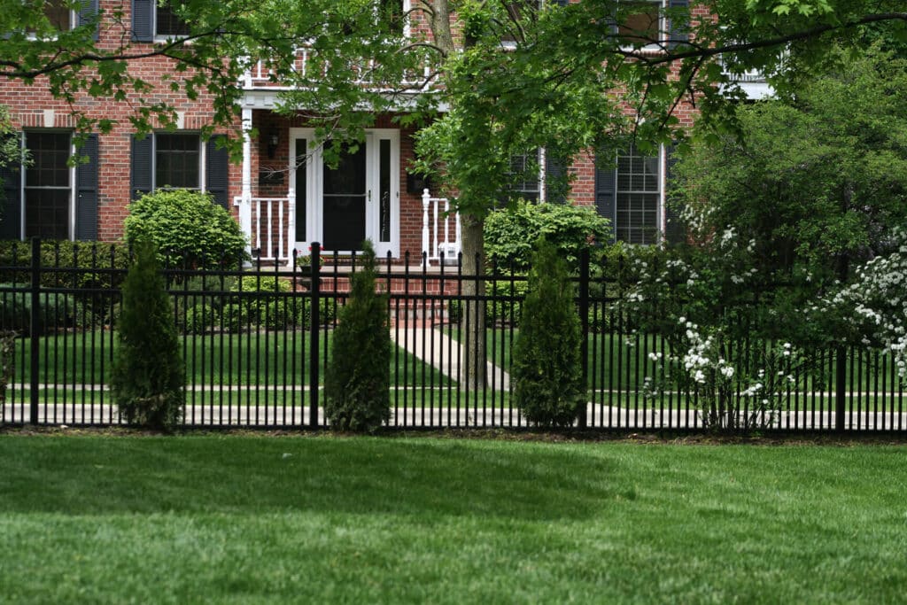 Indianapolis company for installing black aluminum fence