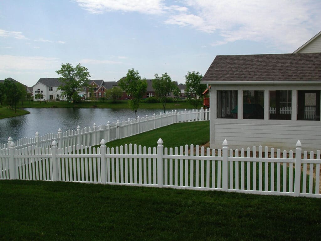 installing a white vinyl fence around Indianapolis