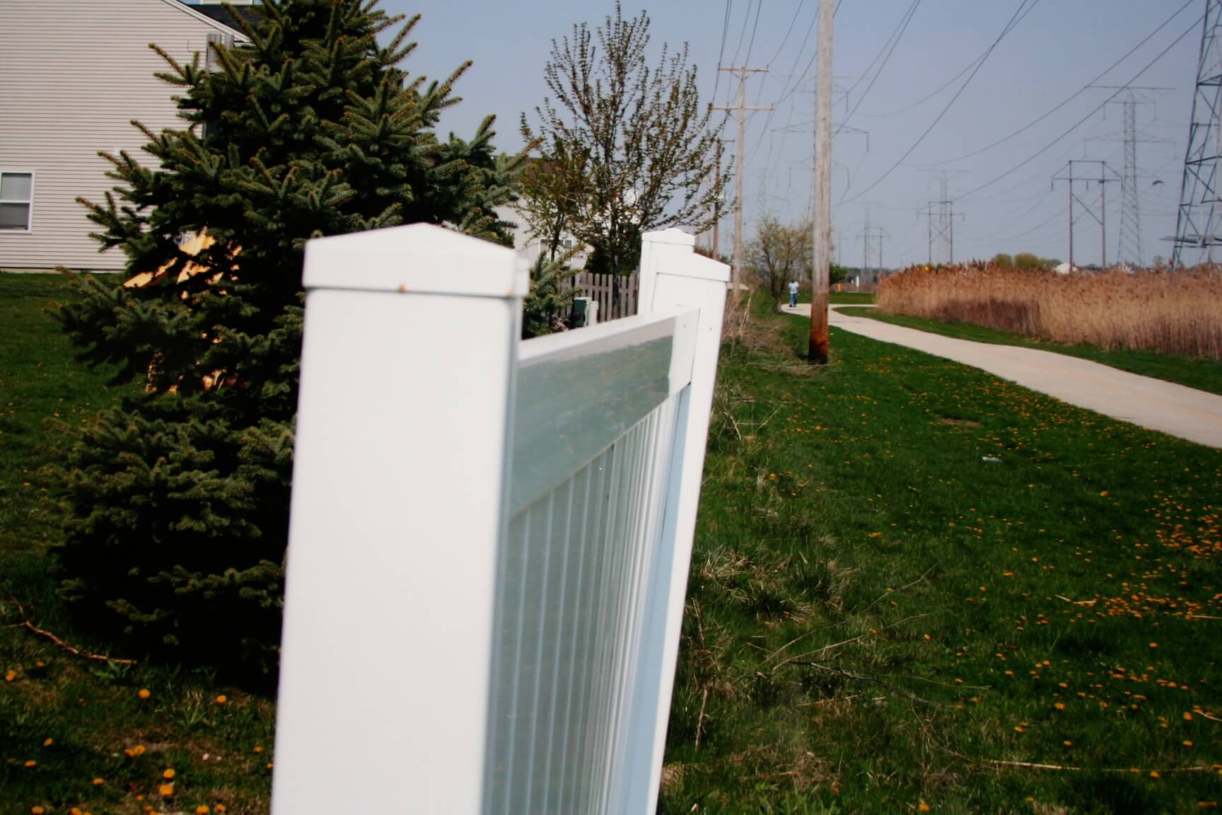 Vinyl fence lattice topper installation around Indianapolis