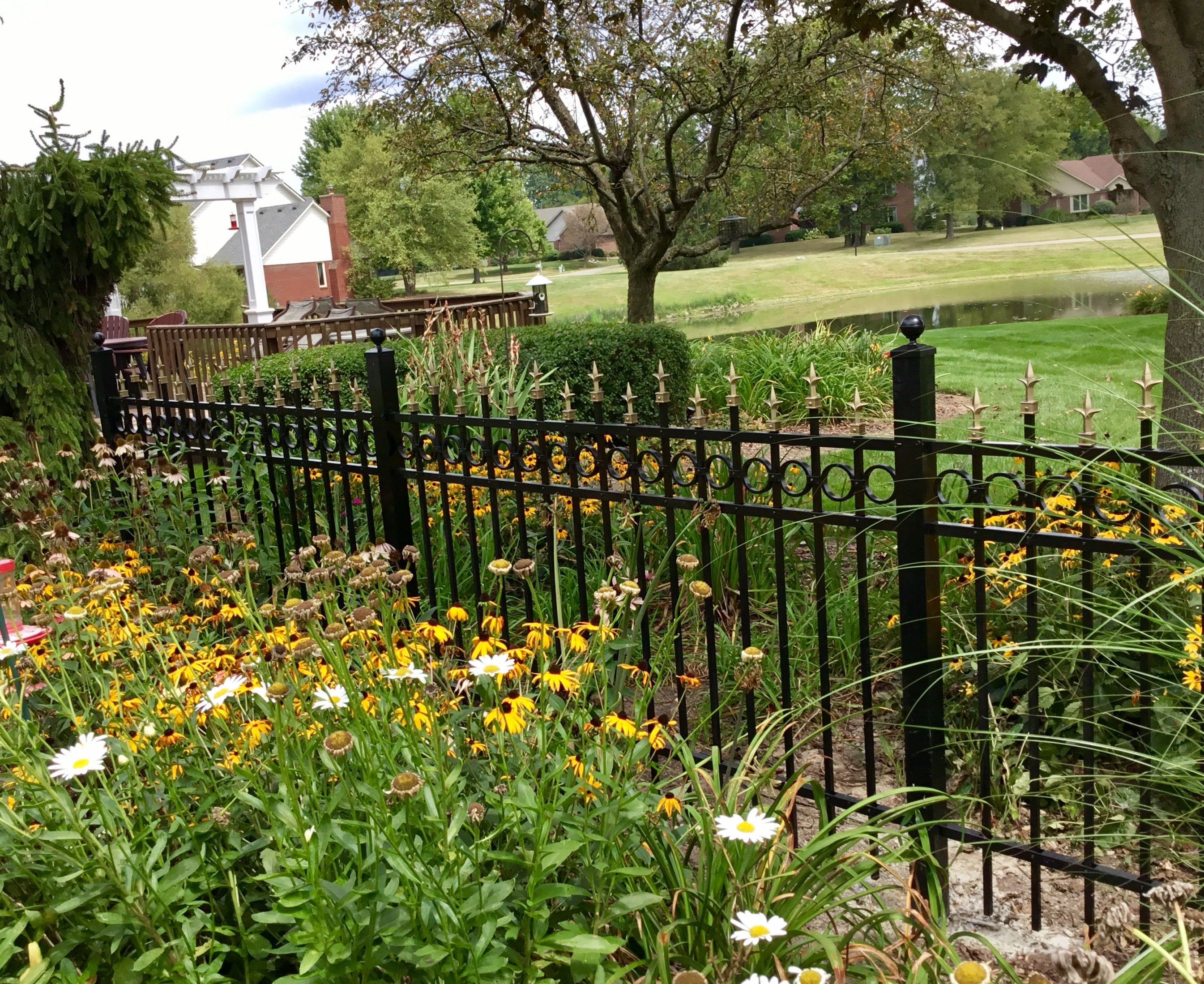 Custom aluminum fencing companies around Indianapolis